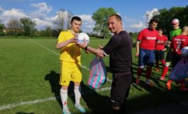 М'ячі для команд-учасниць обласних змагань