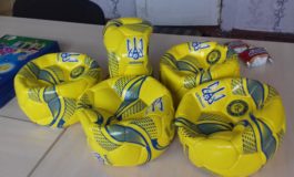 М'ячі для воїнів і юних футболістів