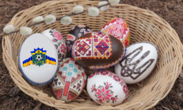 ВІТАЄМО УСІХ ШАНУВАЛЬНИКІВ ФУТБОЛУ З ВЕЛИКОДНЕМ!