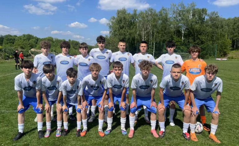 ЗАВЕРШИВСЯ ЧЕМПІОНАТ У ВІКОВІЙ КАТЕГОРІЇ U-15